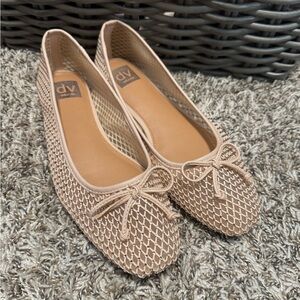 DV by Dolce Vita Women's Woven Tan Flats